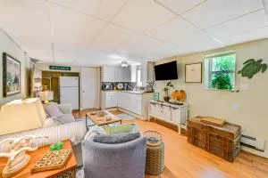 Pet-Friendly Home with Hot Tub Near the Hamptons! - Mattituck
