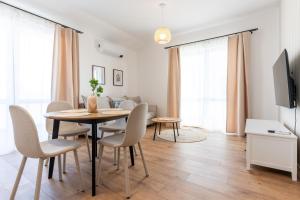 LUBAVA apartment z garażem podziemnym i klimatyzacją, Netflix, TV55, winda