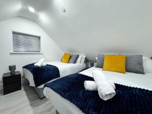 Modern City Centre 3 Bedroom Flat - Free Parking
