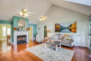 Charming Trenton Home with Mtn Views and Patio! - Trenton