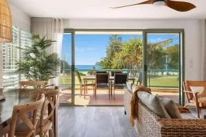 Apartment 3 Surfside - beachfront with ocean views - Byron Bay