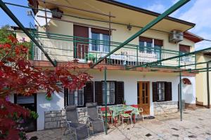 Apartments with a parking space Icici, Opatija - 7788 