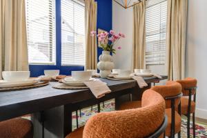 4BD Home - Movie Nights - 6 Mins Houston Heights