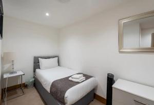 Modern 2BR and elevator C-LONDON