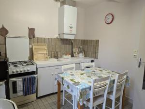 Maisons de vacances Gite charmant en Sologne : balades, peche, visites de chateaux, animaux bienvenus - FR-1-590-100 : photos des chambres