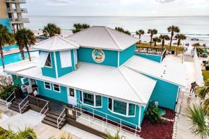 PETS STAY FREE! Fenced! Parking for 2! 11 Pools!