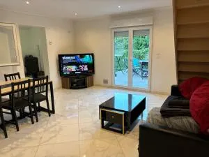 Proche Gare Paris-CDG Stade-de-France Astérix Expo - 加尔热莱戈内塞