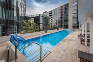 Penthouse Apartment in Belconnen - 亚斯