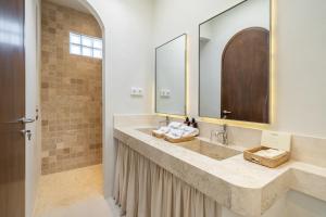 Luxurious Tropical Escape