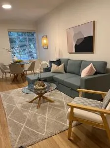 Stylish Comfort on the Park - Melbourne