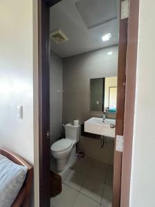 Exec 1br for 6 person One Manchester Place with pool , P 350 beach pass PP