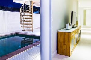 B1 Beachfront Apartments