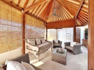 Villa Katalini - Amazing 4BR Tropical Villa Seminyak