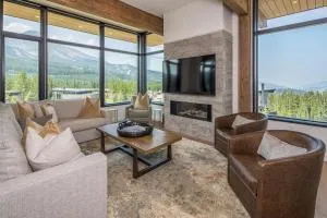 202 LakeLodge condo - Cameron