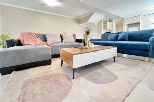 Spacious Home Very Close to Hospital & Parra Park