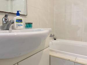 Spacious Home Very Close to Hospital & Parra Park