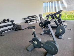 Near Ferry Terminal - Lovely 2 Bedroom Condo - Harbourbay Residences - 0608