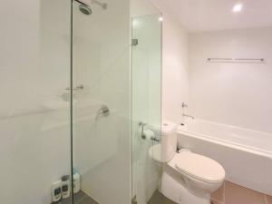 North Shore hidden gem, cosy with free parking