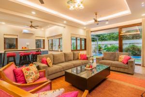 ELIVAAS 4 BHK with Pvt & Outdoor Sitting Area - Anasa