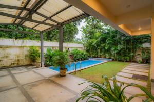 ELIVAAS 4 BHK with Pvt & Outdoor Sitting Area - Anasa