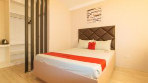 RedDoorz Plus at Seventy Five Inn Near Manila Airport