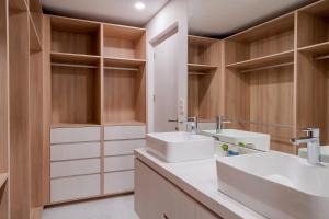 Brand New luxury 2 bedroom condo