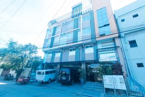 RedDoorz Plus at Seventy Five Inn Near Manila Airport