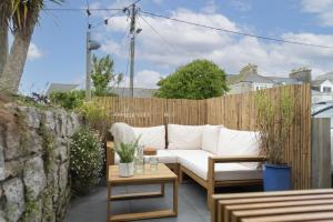 Offshore, Carbis Bay, St Ives