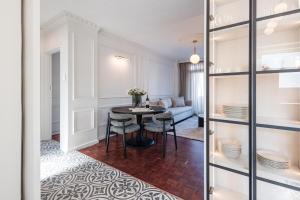 201 Cascades l 2 Bed Flat in Prime Green Point