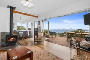 Pacific Views - Langs Beach Holiday Home - Waipu Cove
