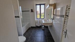 Hotels Hotel Saint Jacques : photos des chambres