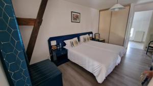 Hotels Hotel Saint Jacques : photos des chambres