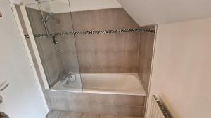 Hotels Hotel Saint Jacques : photos des chambres