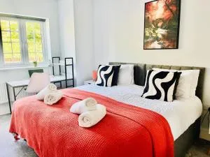 Luxury long stay Apartment in Ashford, with Pool & Table tennis Table & Free Parking - Contractors and Families - Bethersden