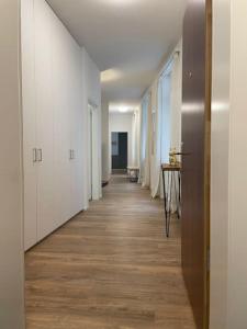 Elegant 2BR Apartment - Canal3