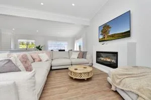 Two for Joy Estate. Sleeping 12, 2 Cottages - Greta