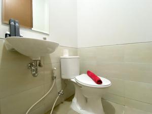 Fancy and Simply Studio at Transpark Juanda Bekasi Timur Apartment By Travelio