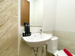 Fancy and Simply Studio at Transpark Juanda Bekasi Timur Apartment By Travelio