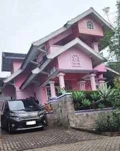 Villa Barbie Green Hill Cipanas Cianjur - Pacet