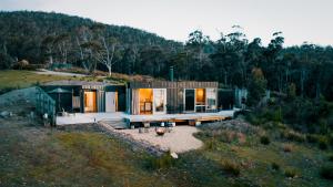 The Hide private Waterfront on Beautiful Bruny