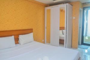 Cozy Studio at Kebagusan City Apartment By Travelio