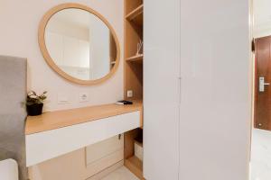 Best Homey Studio at Sky House BSD Apartment By Travelio