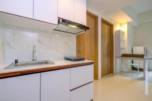 Modern Look and Homey 2BR Bogor Icon Apartment By Travelio