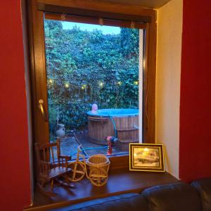 Rustikálny vinohradnícky dom s kaďou