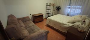 Piso céntrico 3 dormitorios con 2 baños cerca de la feria