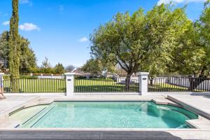 Winelands Villa by Host Agents