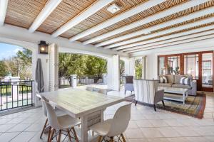 Winelands Villa by Host Agents