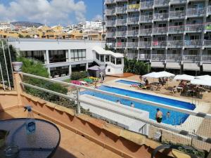 Perfect location, beach 50 m away and pool