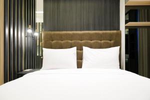 Warm Studio with Access to Mall at Anderson Supermall Mansion Apartment By Travelio