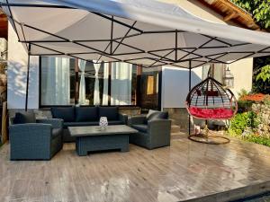 Вила Динати